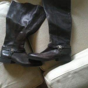 Vince Camuto High Leather boots